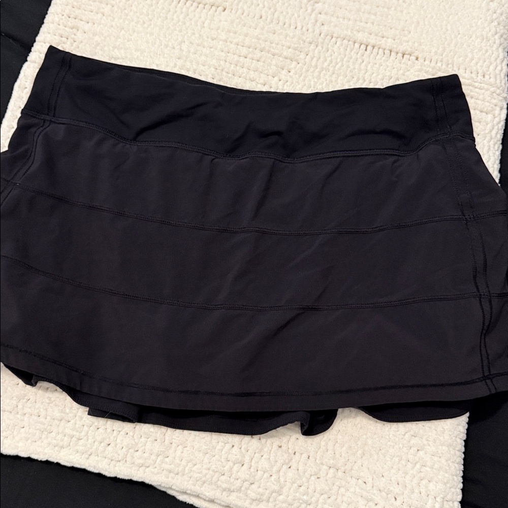 Lululemon Athletica pace rival Black Skirt